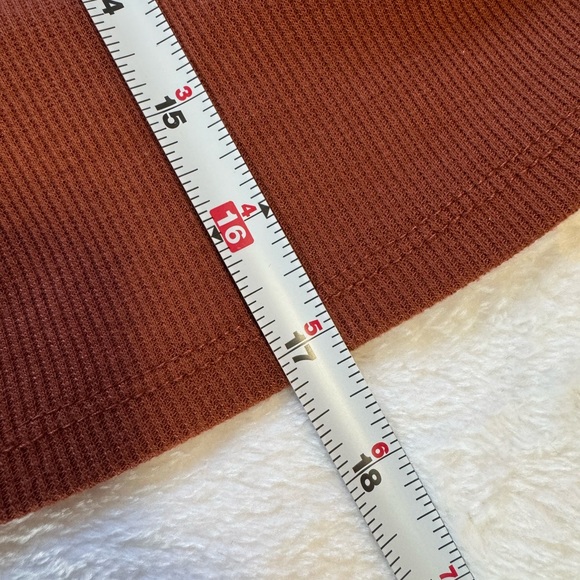 NWOT Francesca's Basic Rust Orange Knit Crop T Shirt with Scrunch Side Detail - Picture 4 of 7